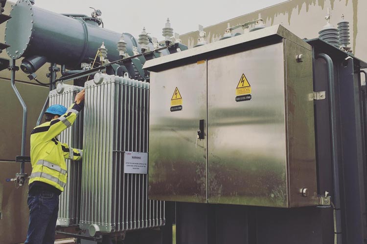 10 MVA krafttransformator installerad utomhus i Köping