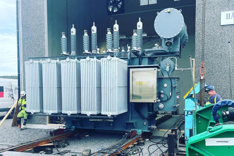 20 MVA krafttransformator under leverans