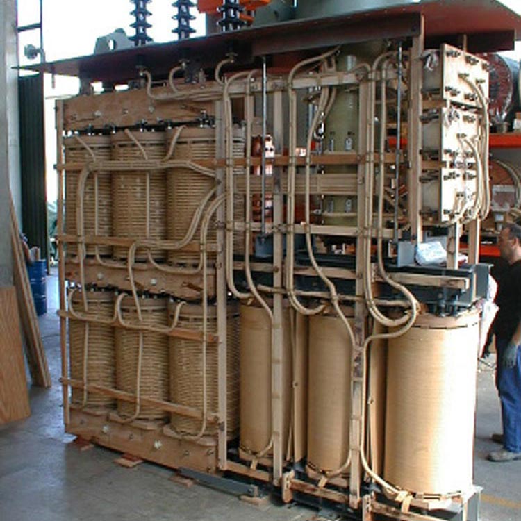 Oljeisolerad transformator OTR