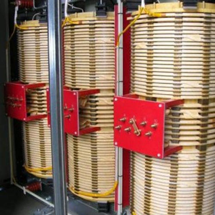 Torrisolerad transformator